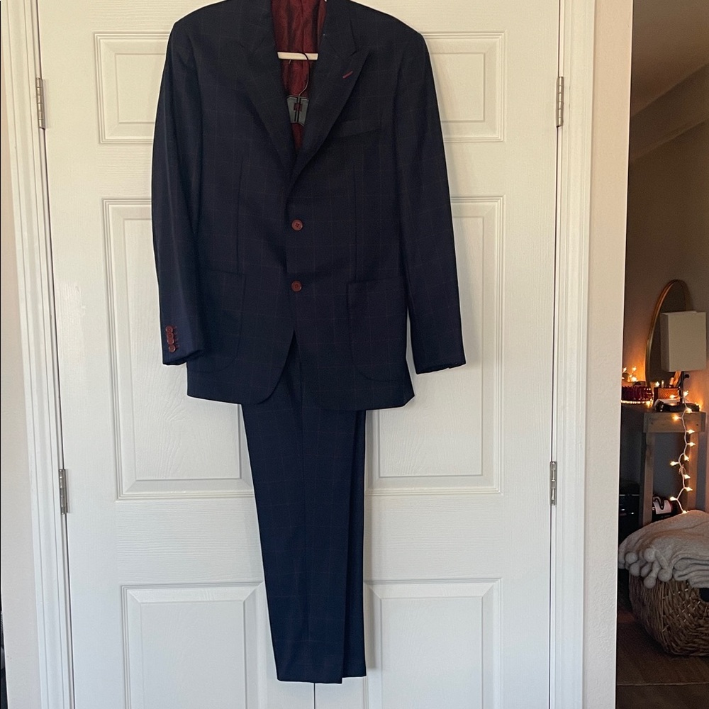 Elegant Dark Suit for Men 42r/ - 34/29